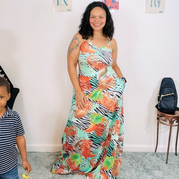 Dresses & Skirts - "Ree" Maxi Dress: Medium